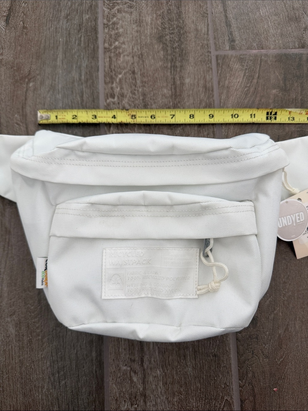 BNWT Jansport large capacity White Crossbody Sling Bag fanny pack